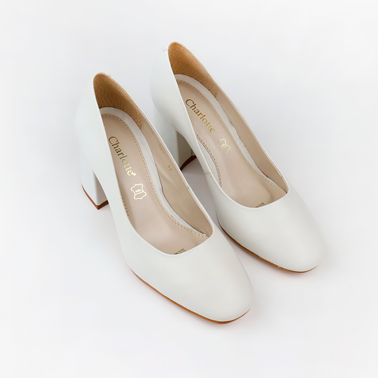 Zapatilla de piel color blanco tacon ancho