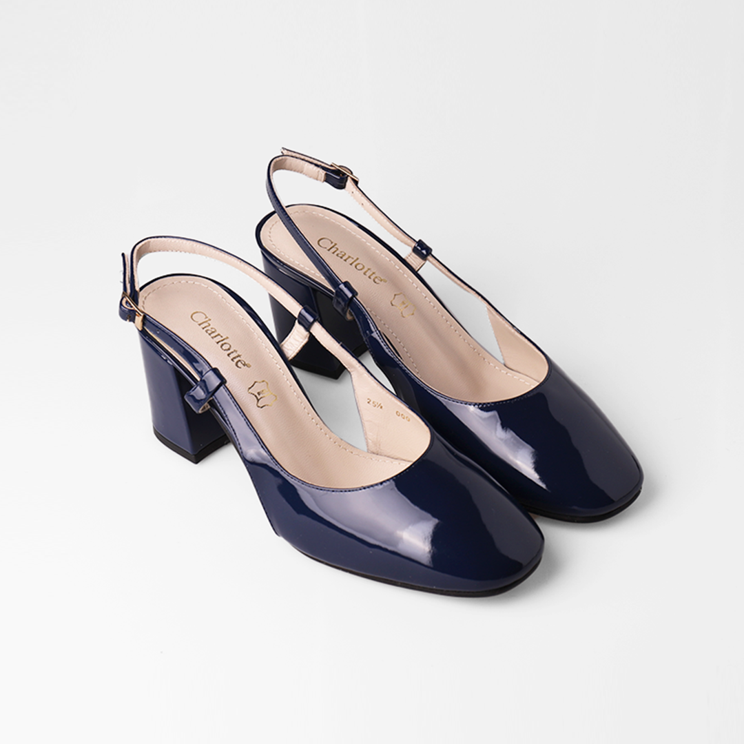 Zapatilla azul marino con tacón ancho