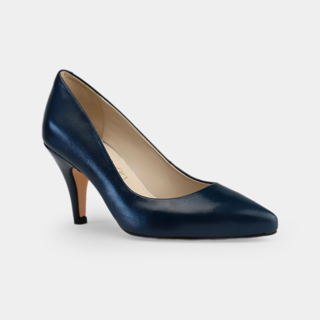Zapatilla clásica puntal azul marino con tacon medio