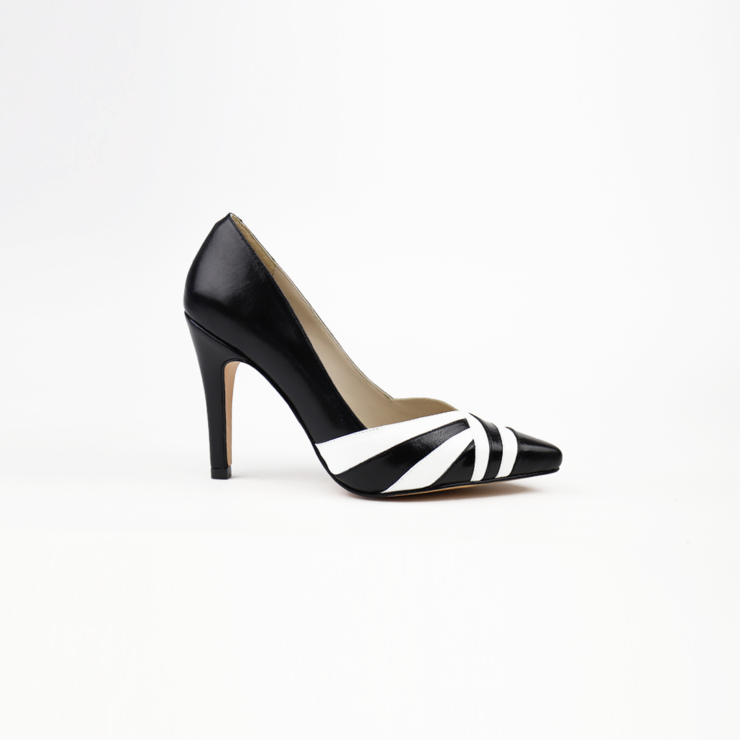 Zapatilla puntal negro y blanco