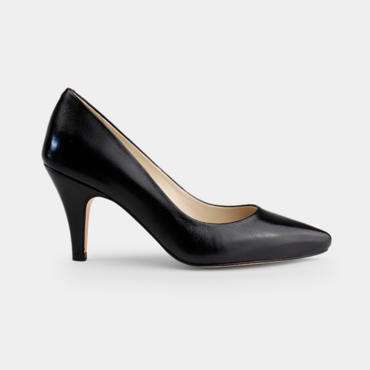 Zapatilla puntal en piel color negro tacón medio
