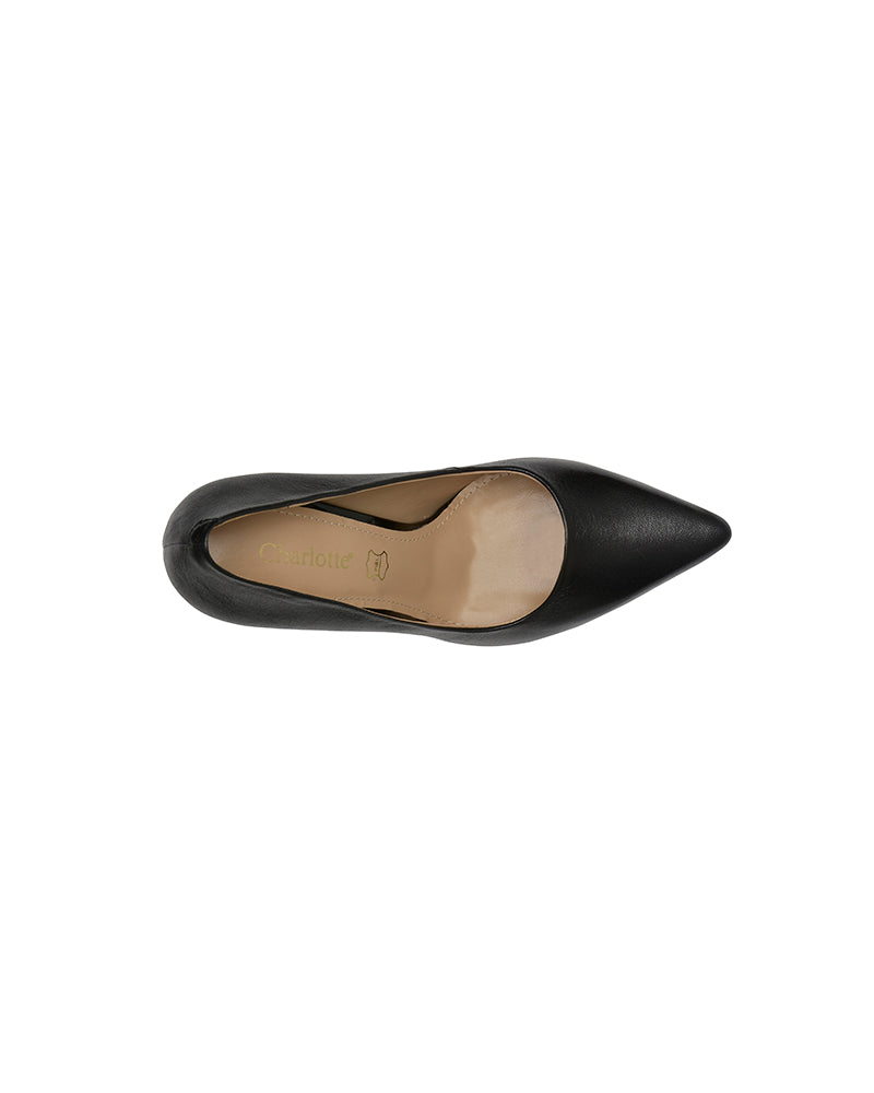 Zapatilla de piel color negro tacón alto