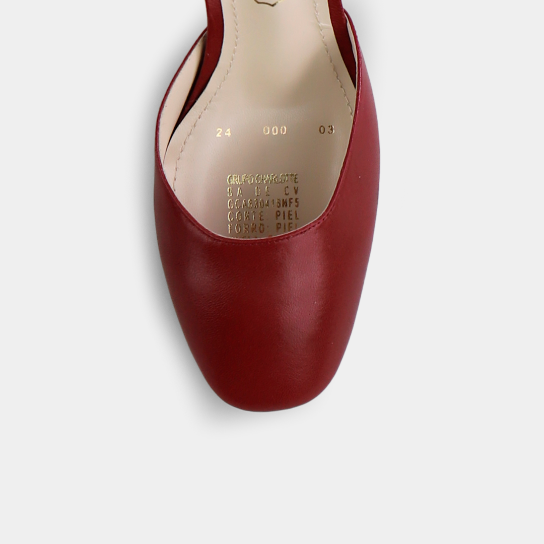 Zapatilla de piel color vino con tacón ancho