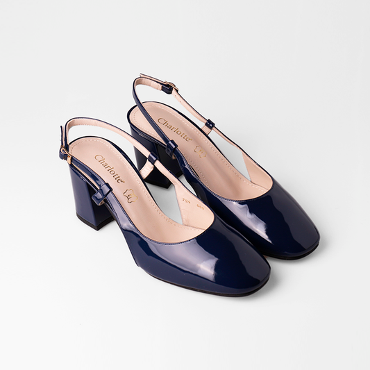 Zapatilla azul marino con tacón ancho